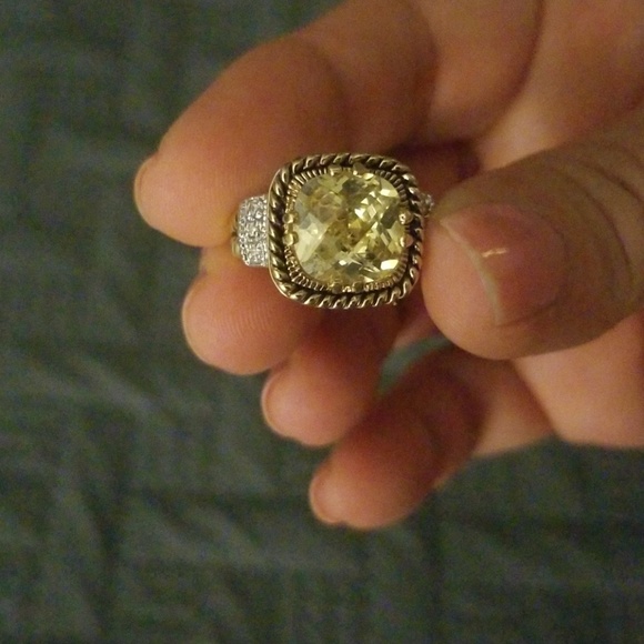 Ring - Picture 4 of 4